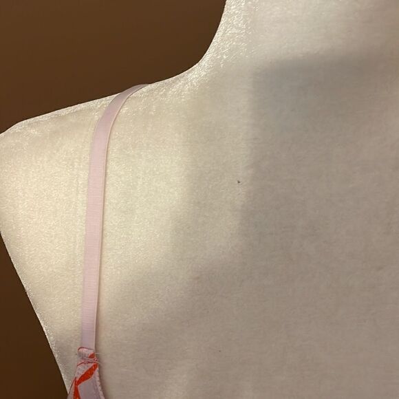 Out From Under Urban Outfitters Bralette NWOT Medium - Picture 4 of 11